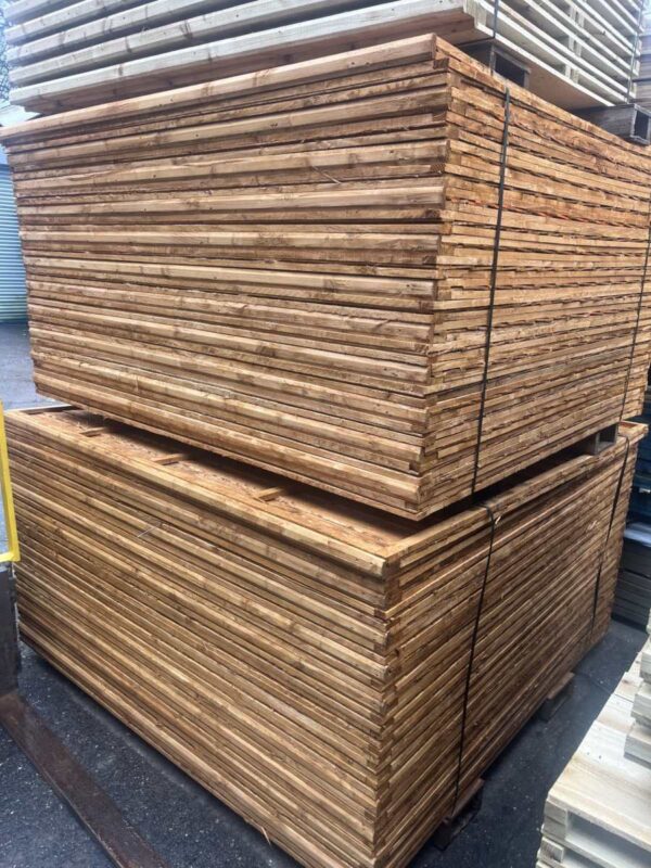 Waney Edge Overlap Fence Panel - Image 2